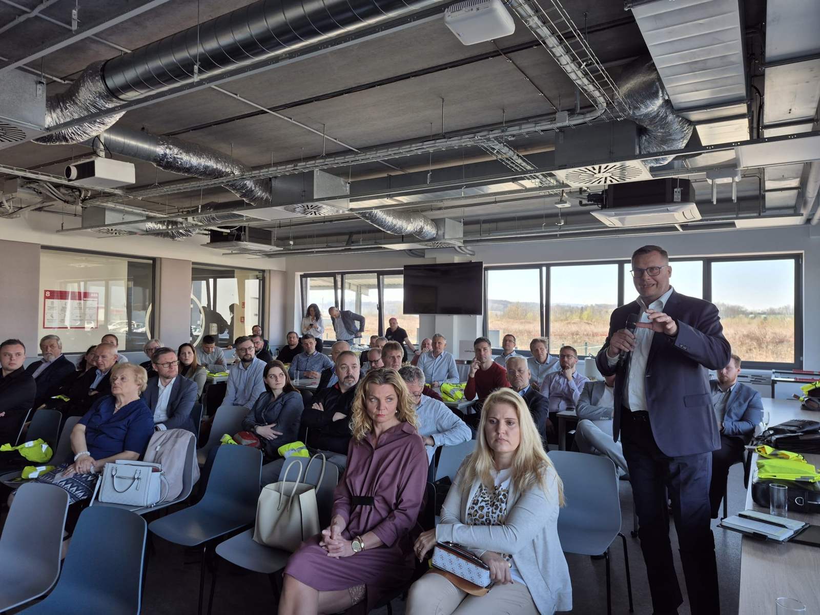 O manažerských výzvách v robotizaci a AI_04